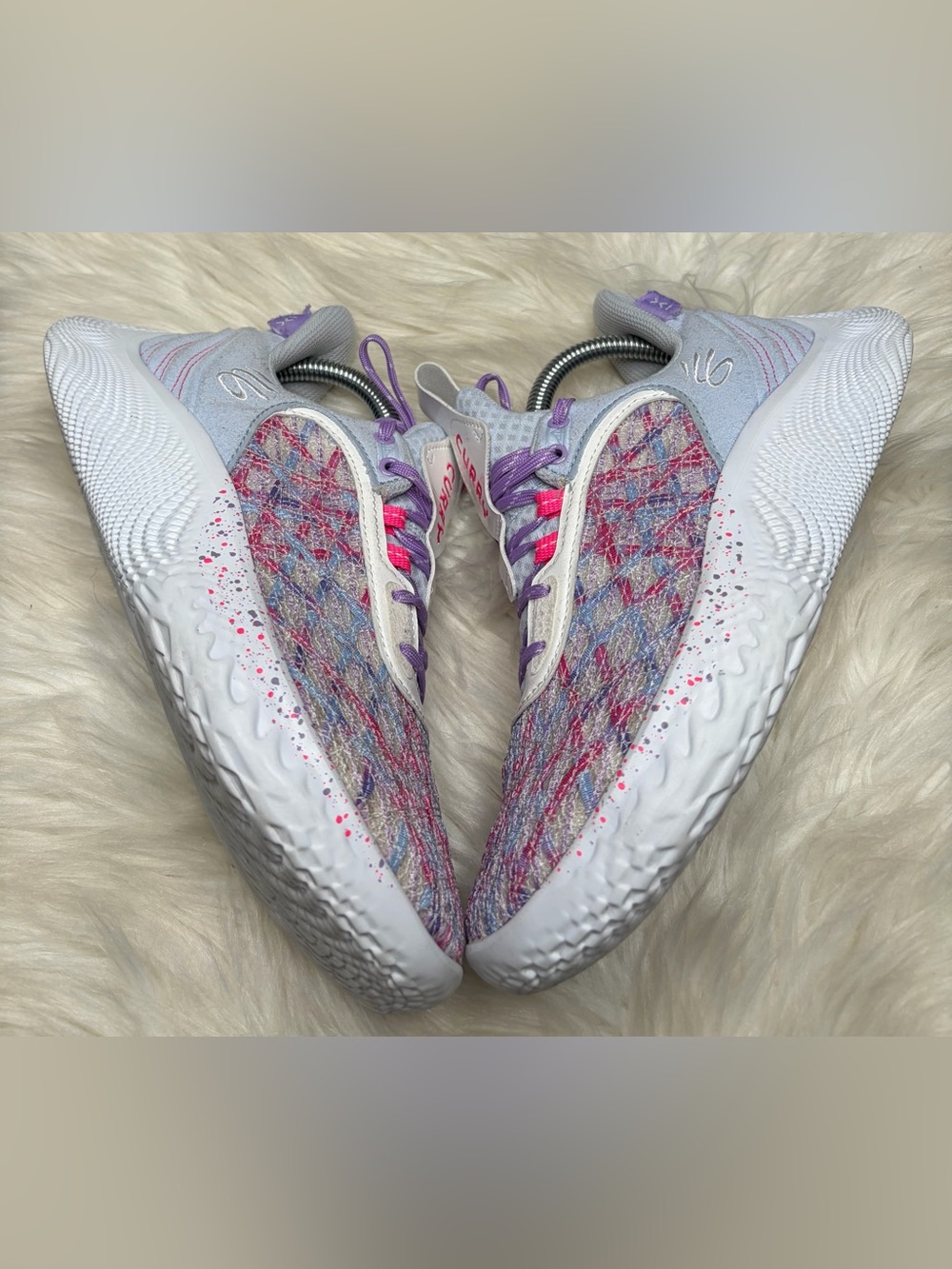 🦄🏀Under Armor Curry Flow Sneakers -youth size 6